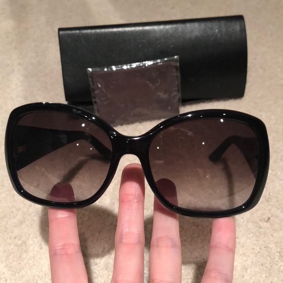 ❤️ Fendi Glasses - Picture 3 of 8